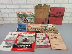 lot 1263 image: Lot of FORD Car & Tractor Manuals and Literature