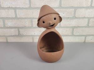 lot 1270 image: Vintage Designs West Terracotta Stoneware Planter - Named SIMON