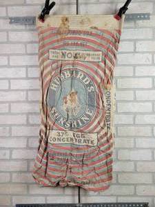 lot 1279 image: Vintage HUBBARDS SUNSHINE Hubbard Milling Company Mankato, MN - 100LB Feed Sack