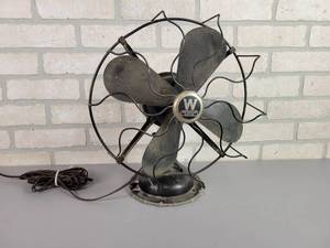 lot 1002 image: Antique 1919 Westinghouse 12 Brass Blade Electric Fan - WORKS