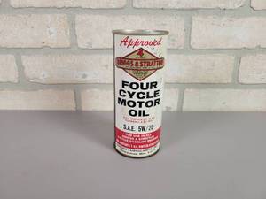 lot 1315 image: Vintage Briggs & Stratton 1-Pint Motor Oil Can - FULL