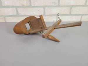lot 1326 image: Antique Stereoscope Viewer