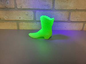 lot 1272 image: Vintage FENTON Custard Uranium Glass Boot Vase