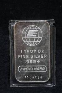 lot 29 image: Engelhard 1 Troy Ounce Silver Bar