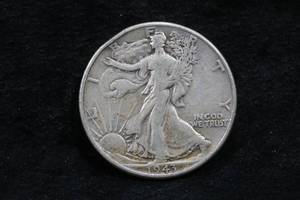 lot 35 image: 1943-P US Walking Liberty Silver Half Dollar Coin
