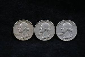 lot 39 image: 3 - 1962-D US Washington Silver Quarter Coins