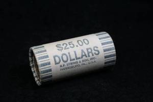 lot 45 image: Roll of 25 2000 US Sacagawea Dollar Coins