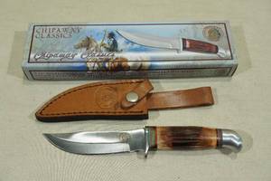 lot 144 image: Chipaway Classic Hunting Knife with Sheath