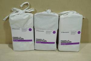 lot 157 image: 3 Sets Room Essentials Microfiber Standard Pillowcases -Grey Striped
