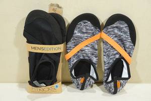 lot 166 image: 2 Pairs Mens Fitkicks -Size Small
