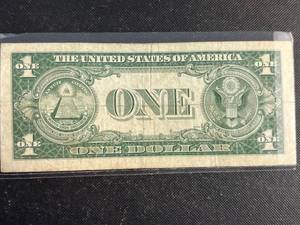 1935-E US BLUE SEAL $1 SILVER CERTIFICATE