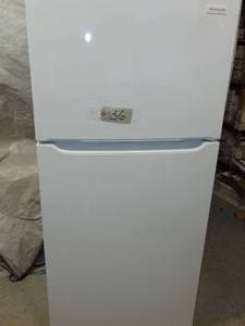 Frigidaire - 18.3 Cu. Ft. Top-Freezer Refrigerator - White