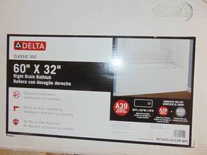 Delta Classic 500 60 in. Right Drain Rectangular Alcove Bathtub in High Gloss White