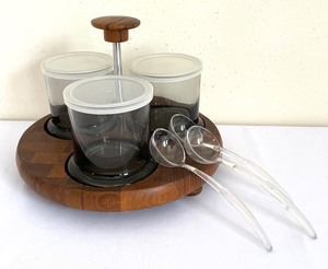 lot 35 image: Atapco Siamese Teak Serving Piece