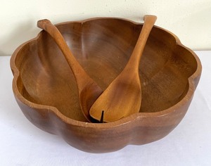 lot 15 image: Vintage Teakwood and Wooden Serving Ware
