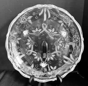 lot 51 image: Vintage Crystal and Clear Glass Grouping