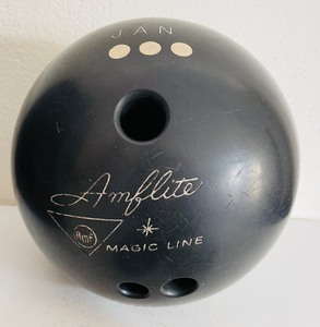 lot 81 image: Vintage Bowling Bowl with Bag and Shoes