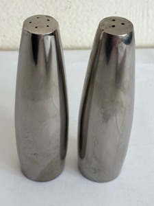 lot 40 image: Pair of Vintage Dansk Salt and Pepper Shakers