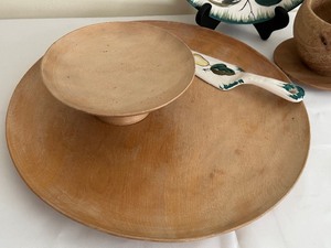 lot 22 image: Vintage Serving Ware