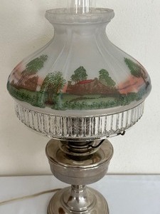 lot 32 image: Antique Aladdin Electrified Oil Lamp
