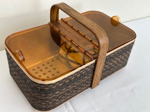 lot 60 image: Vintage Salton Hot Basket - Roll Refresher