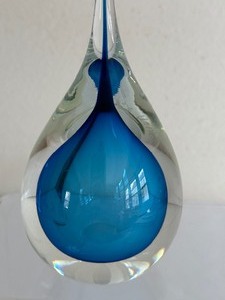 lot 66 image: Beautiful Paperweight