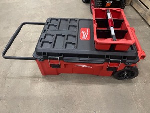 Milwaukee 48-22-8428 PACKOUT 38 in. Rolling Tool Chest Missing handle pin review pictures