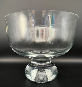 lot 54 image: Mundge-Blasenes Glas - Germany Glass Bowl