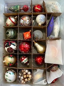 lot 155 image: Merry Ornaments Galore