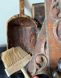 lot 195 image: Primitive Architectural Salvage Finds