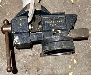 lot 236 image: Skilsaw #5350 and Craftsman #5242 Vise