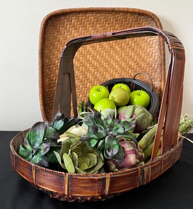 lot 75 image: Baskets of Bounty