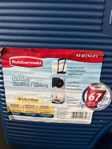 lot 77 image: Rubbermaid 45qt Cooler