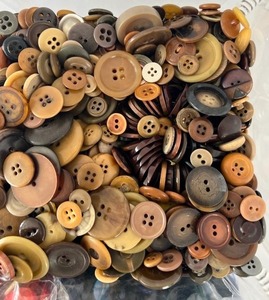 lot 89 image: Variety of Colorful Buttons and Vintage Jar