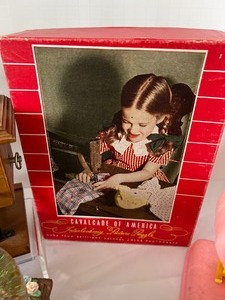 lot 96 image: Sewing Collectables and Treasures