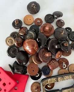 lot 227 image: Natural Vintage Buttons - Wood, Leather, Horn