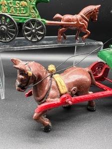 lot 206 image: Cast Iron Horse and Carriage U.S. Mail Figurines