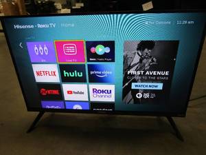 lot 889 image: Hisense 32 Class 720P HD LED LCD Roku Smart TV H4030F Series 32H4030F3