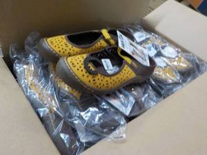 15 pair Mukluk new with tags, Shoe...