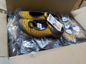 15 pair Mukluk new with tags, Shoe...