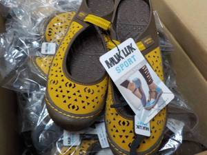 12 pair Mukluk new with tags, Shoe...