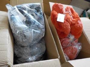 12 Pair Slippers, size M, new with ...