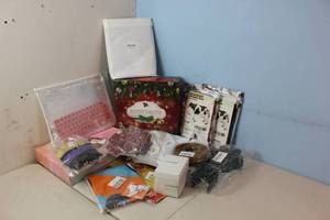 lot 83 image: Assorted Amazon Returns & Shelf Pulls - See Picture