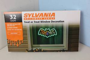 lot 136 image: Sylvania Halloween Series Window Decoration V32330
