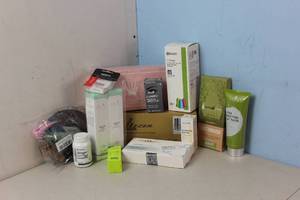 lot 170 image: Health & Beauty Bundle