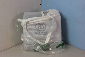 lot 181 image: Light Grey Queen Sheets