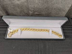 Stunning 14 Karat Gold Bracelet
