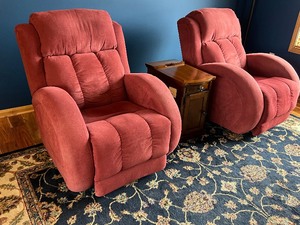 lot 3 image: Pair of Comfortable Upholstered Power Recliners