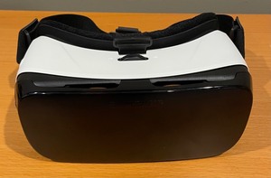 lot 114 image: Gear VR Glasses