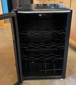 lot 74 image: Vissani Wine Refrigerator